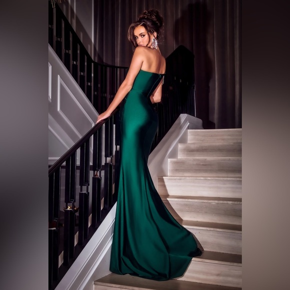 PS23389 EMERALD portia and Scarlett gown - Picture 3 of 11